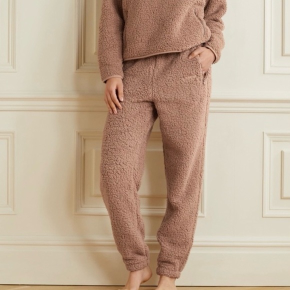 SKIMS Pants - SKIMS Teddy size small unisex cozy drawstring Fleece brown straight Jogger Pants